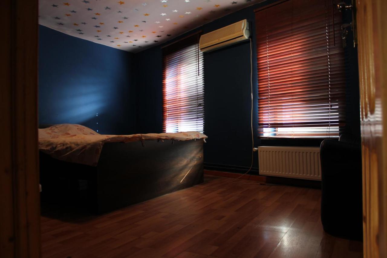 Fun House Hostel Bucharest Room photo