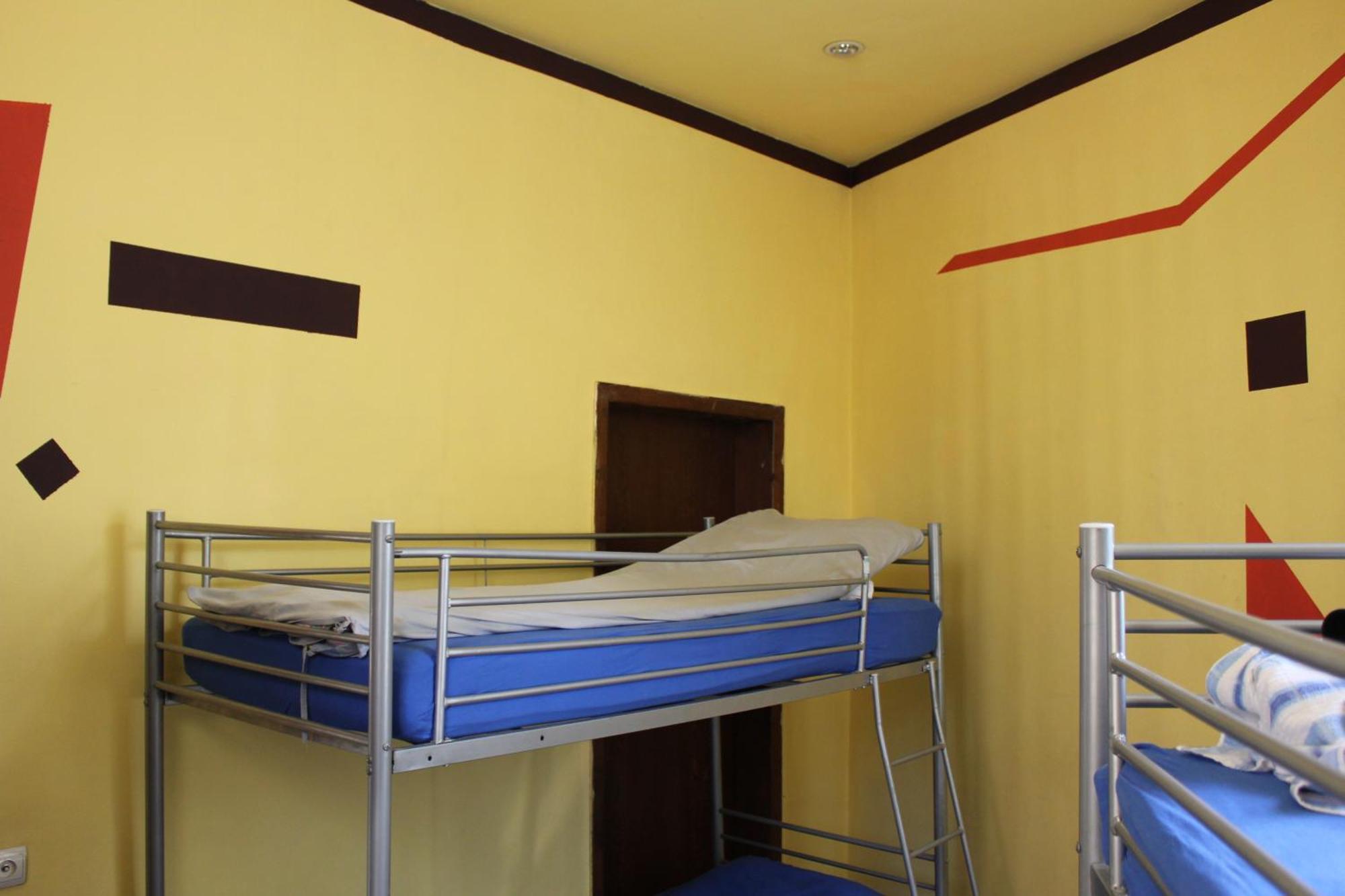 Fun House Hostel Bucharest Exterior photo