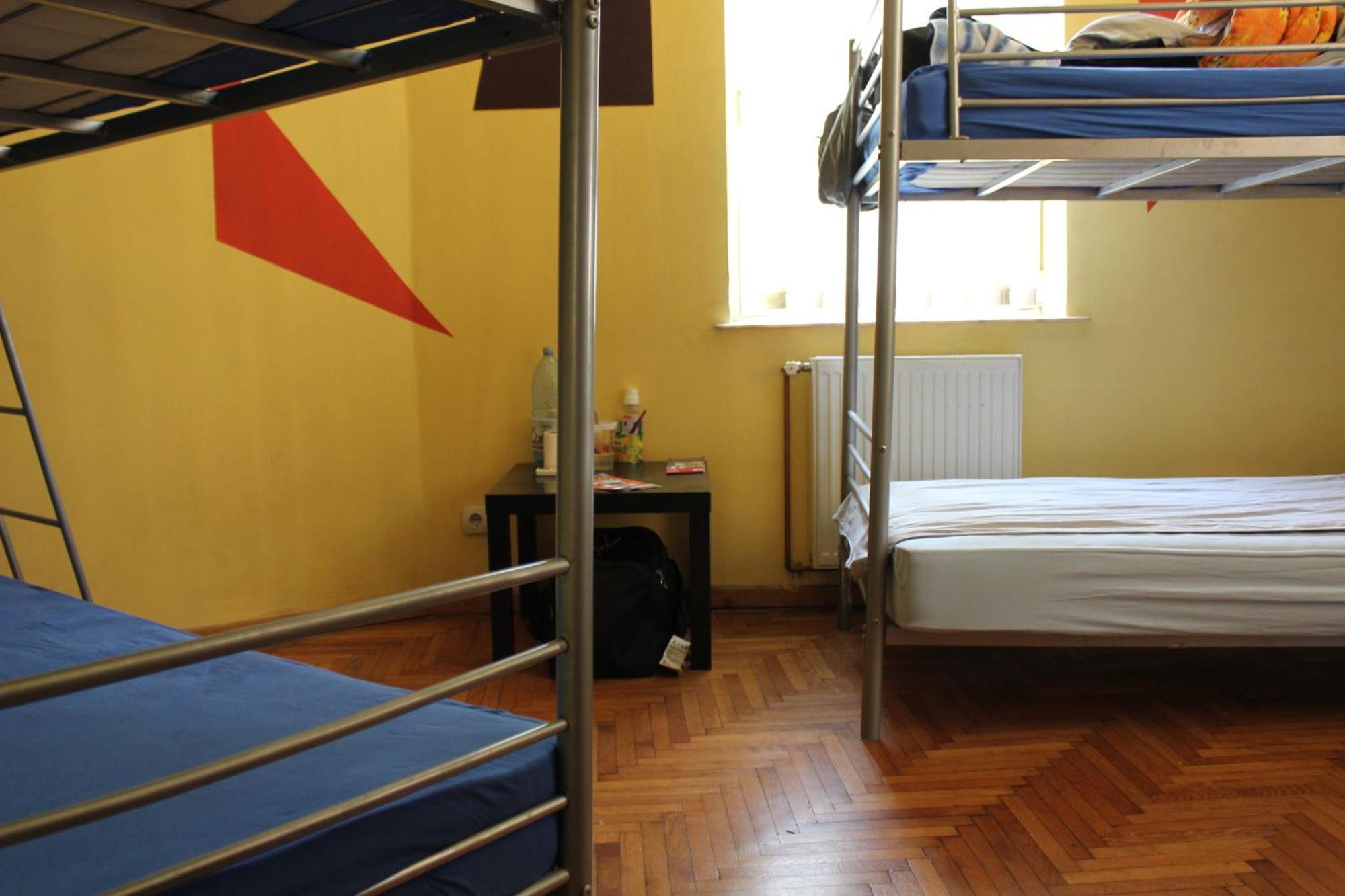 Fun House Hostel Bucharest Exterior photo